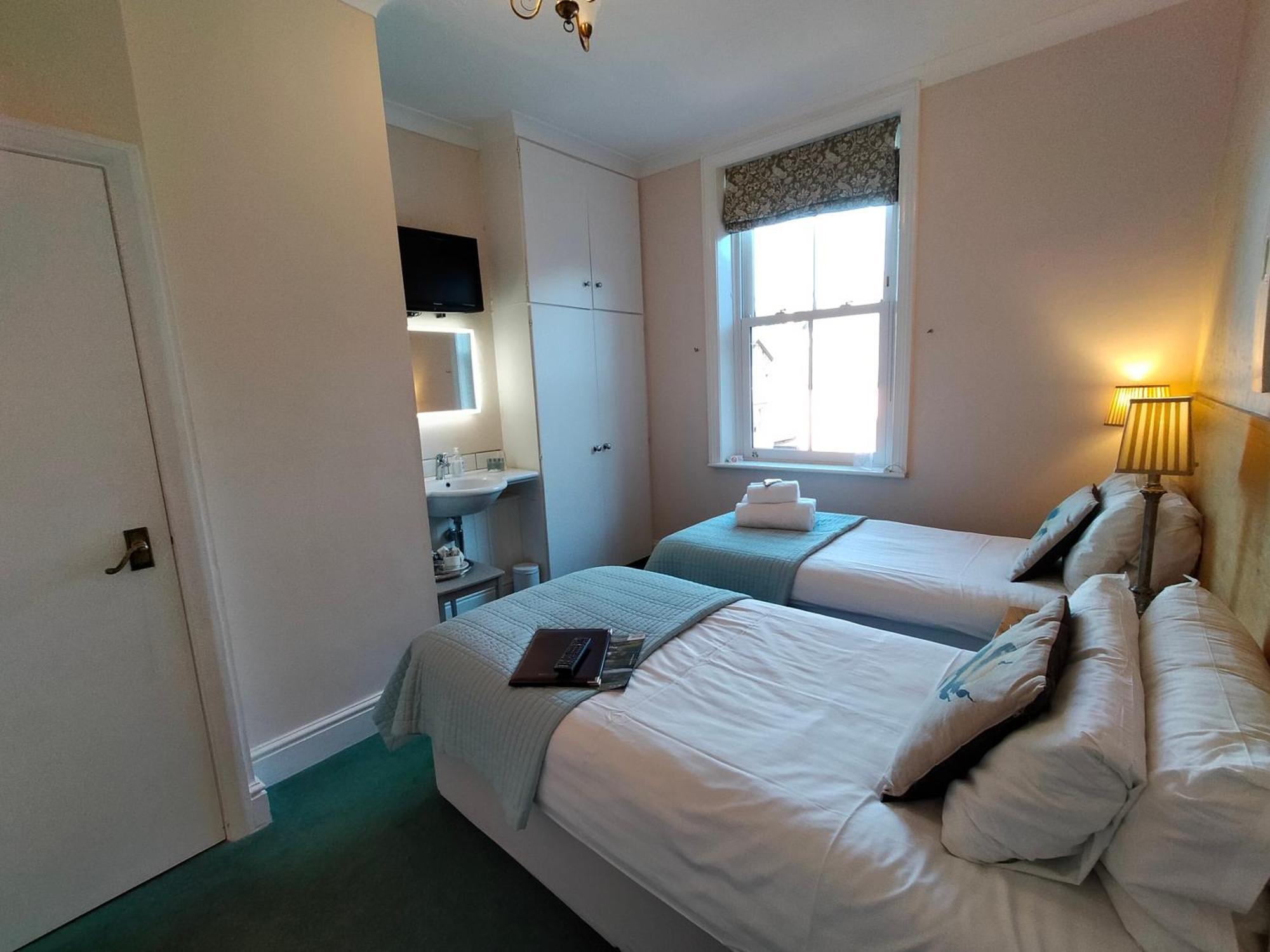 Arden House Hotel Харогейт Екстериор снимка