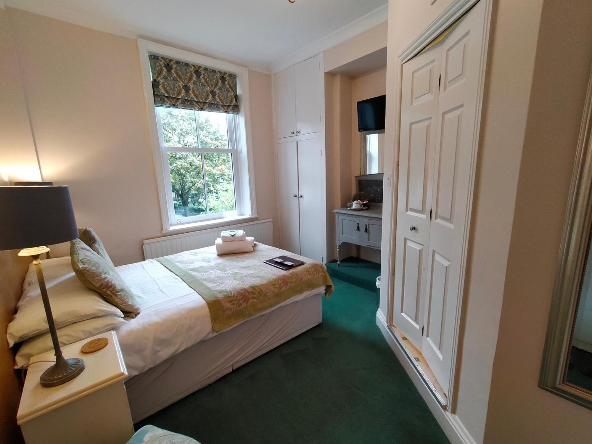 Arden House Hotel Харогейт Екстериор снимка