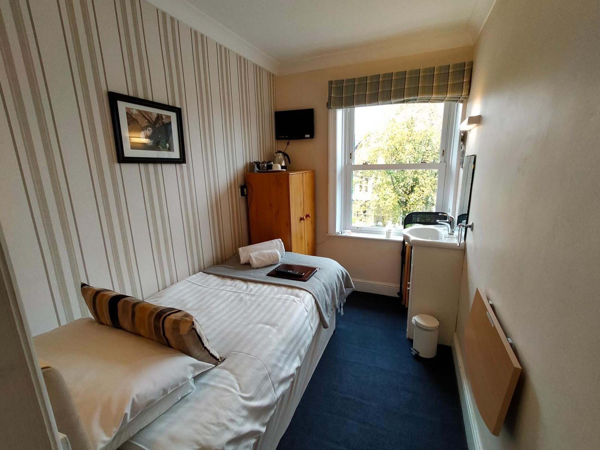 Arden House Hotel Харогейт Екстериор снимка